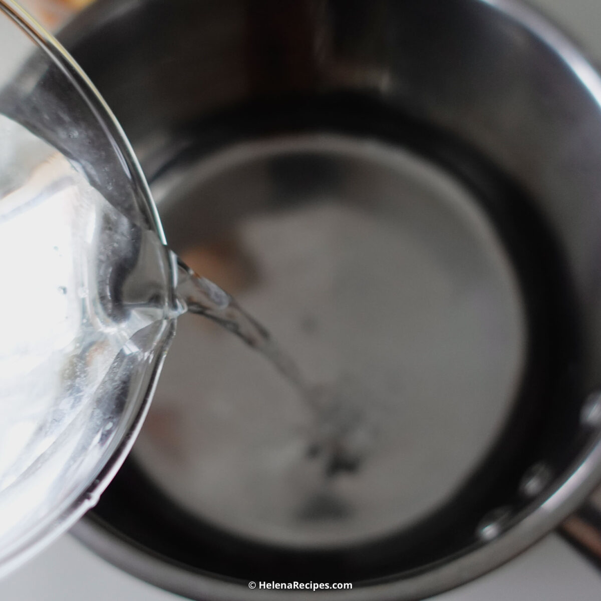 Step 2. Pour water