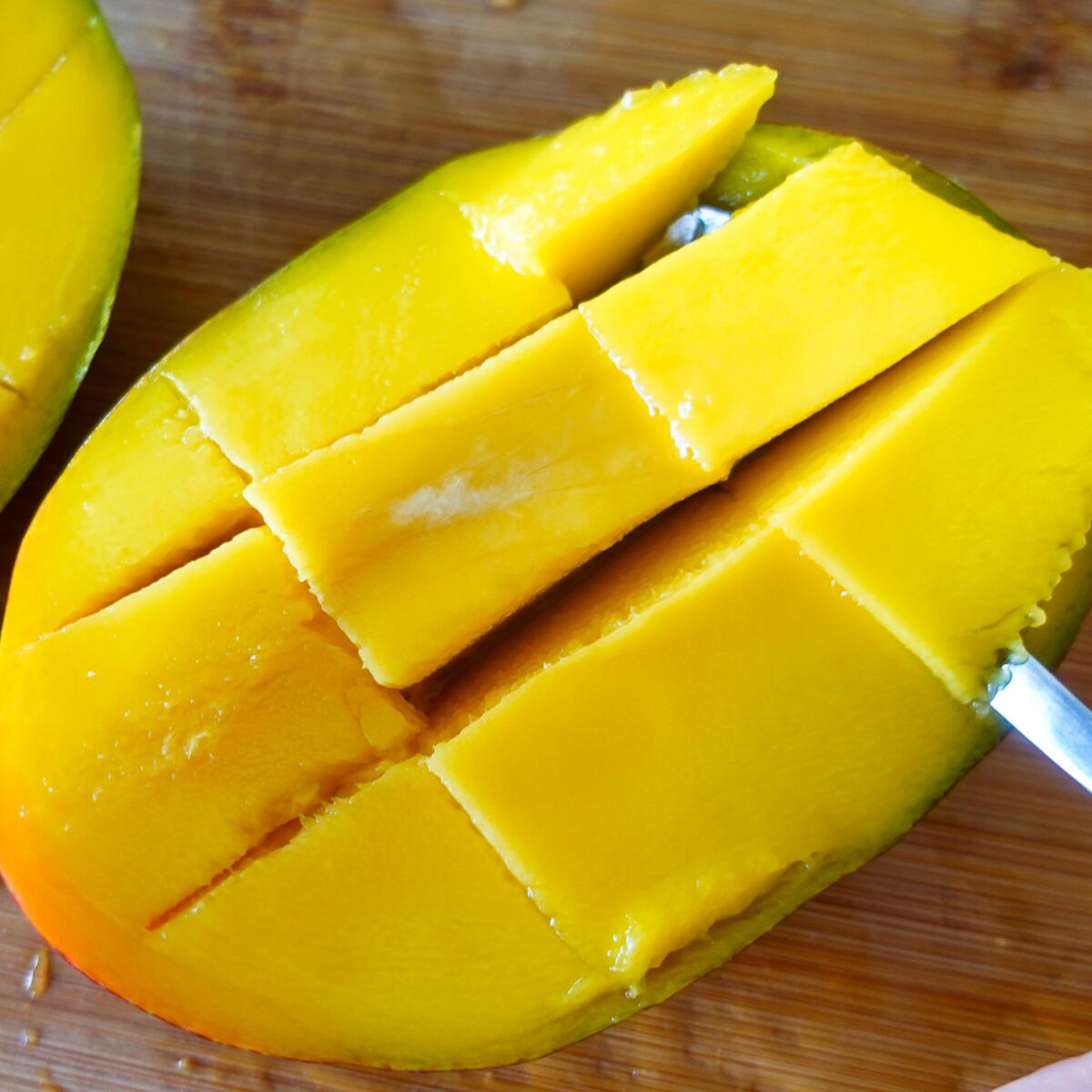 Step 3. Cut mango
