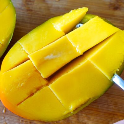Step 3. Cut mango
