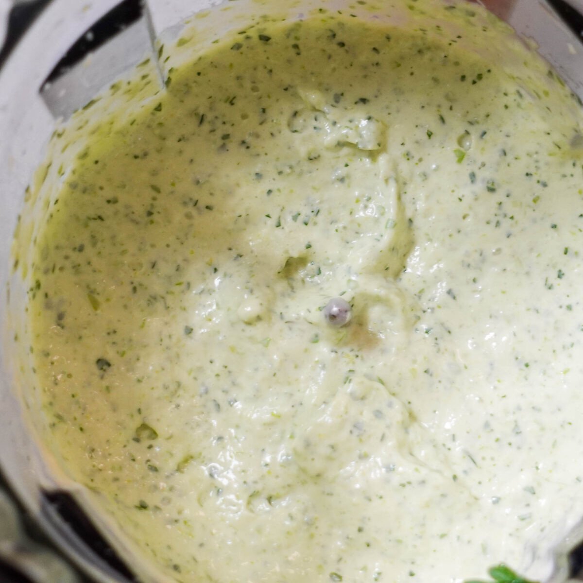 Step 4. Prepare spicy mayo