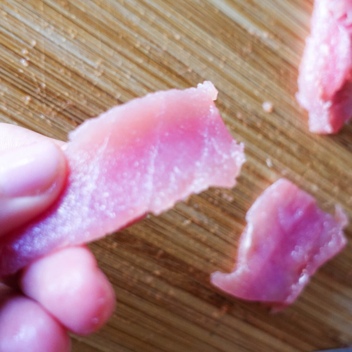 Step 2. Slice tuna