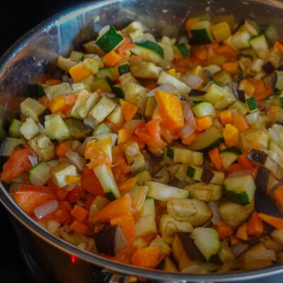 Step 3. Simmer vegetables