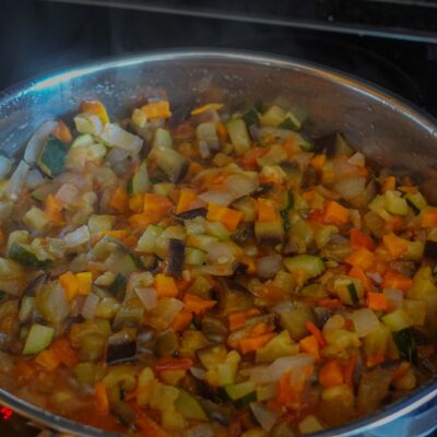 Step 3. Simmer vegetables