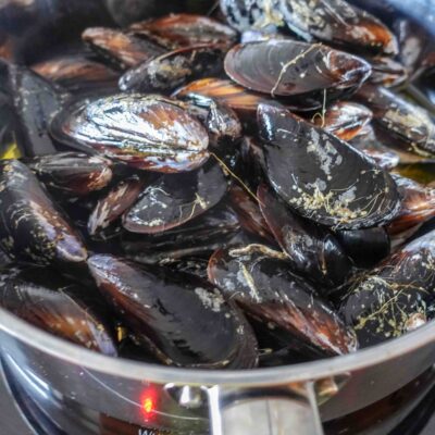 Step 4. Cook mussels