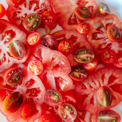 Step 2. Slice tomatoes