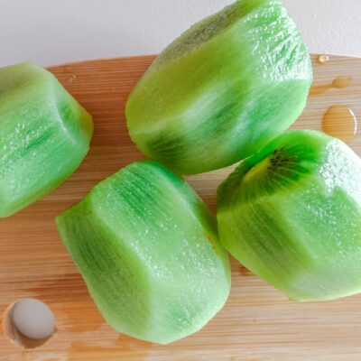 Step 9. Decorate and prepare kiwi