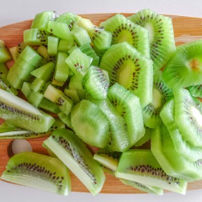 Step 9. Decorate and prepare kiwi