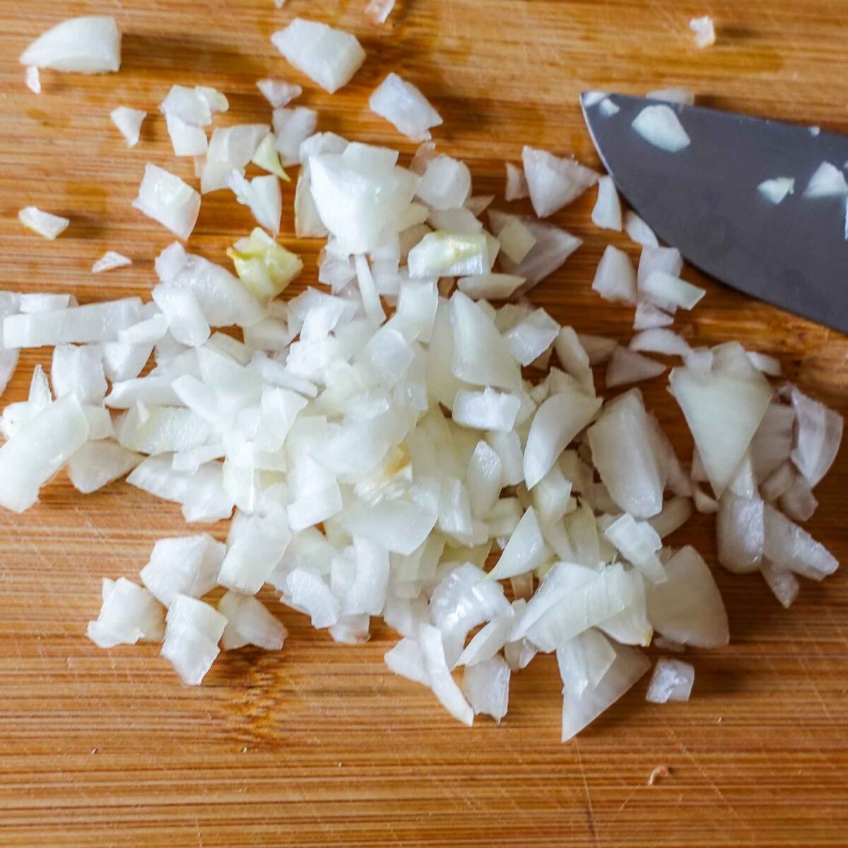 Step 4. Prepare carrots and onion
