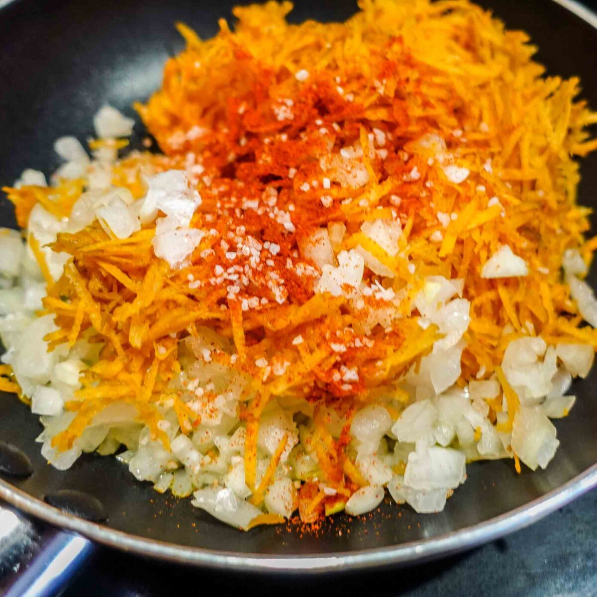 Step 4. Prepare carrots and onion