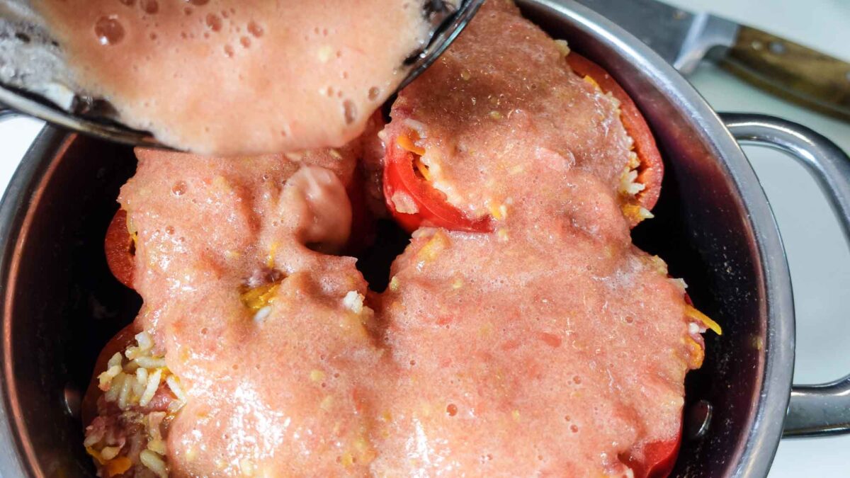 Step 5. Make sauce and add yogurt