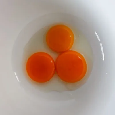 Step 4. Whisk egg yolks and other ingredients