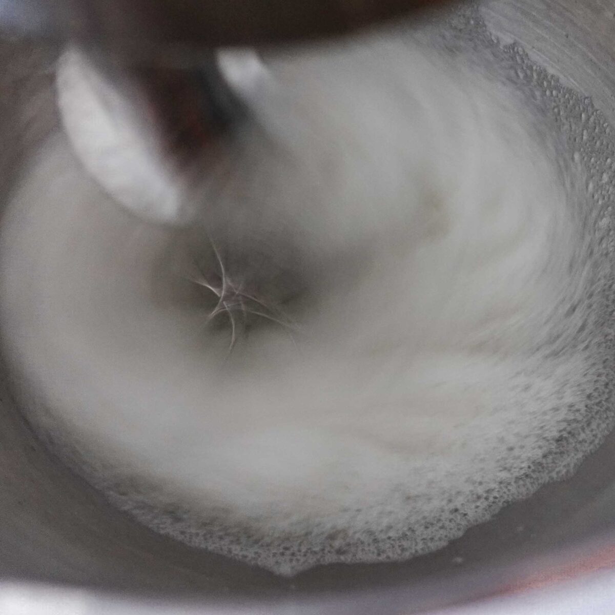 Step 3. Whisk egg whites