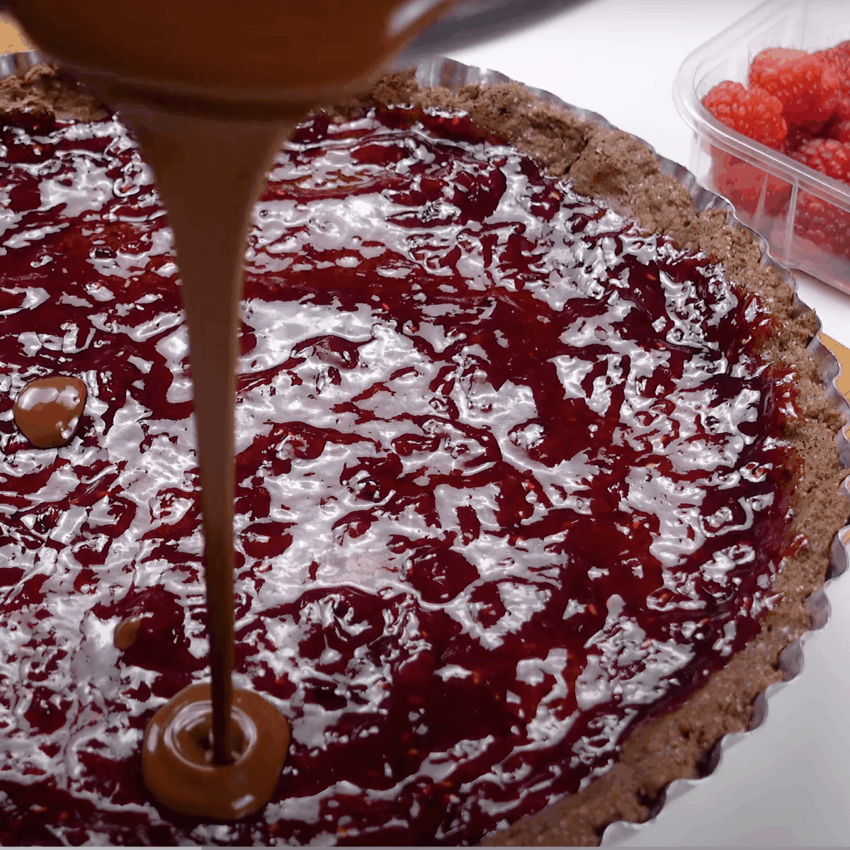 Step 6. Add jam and ganache