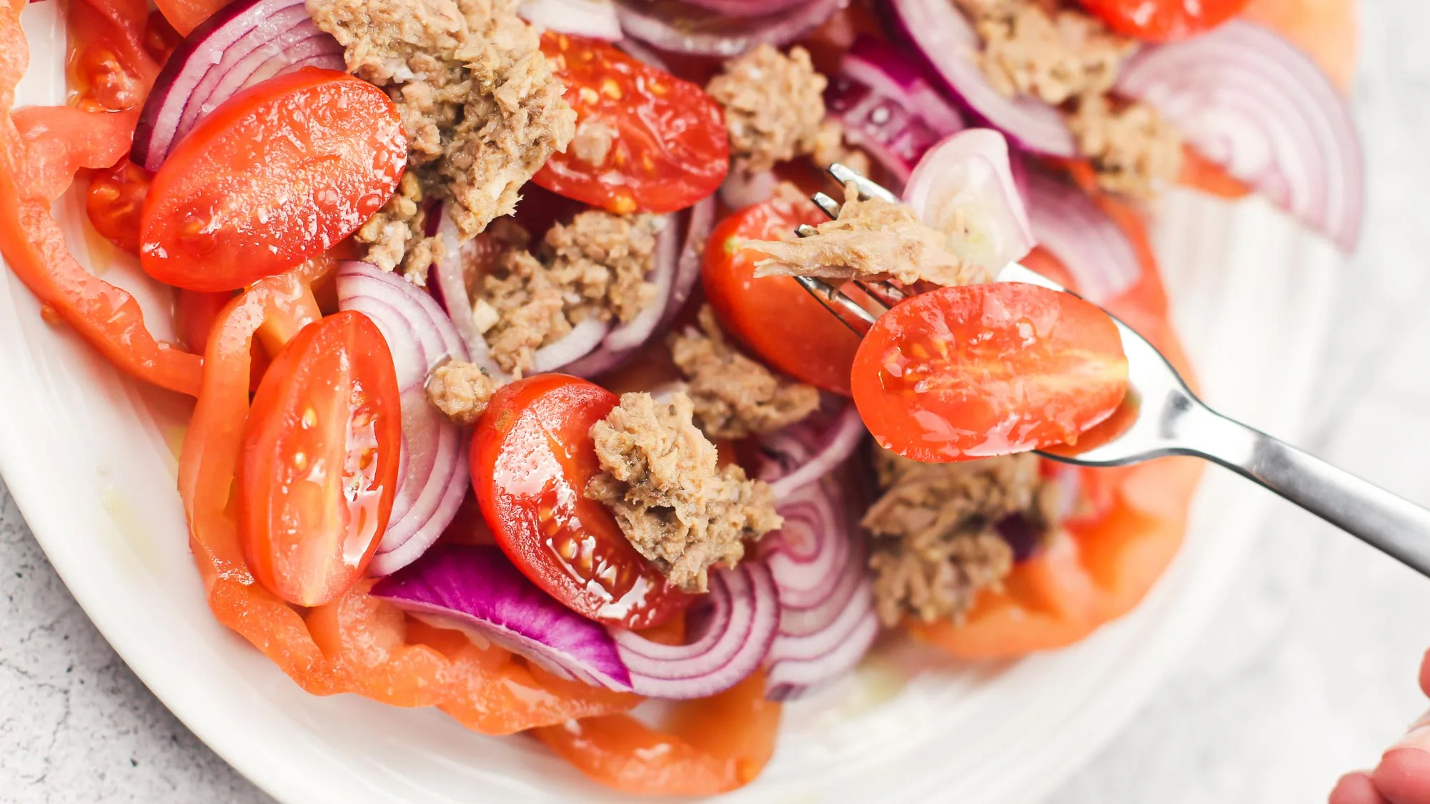 Delicious Tuna Tomato salad on a plate.