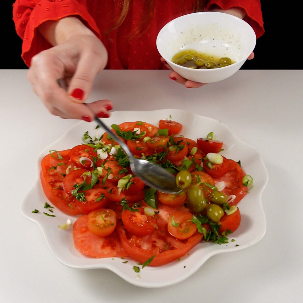 Step 4. Pour dressing