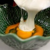 Step 5. Prepare eggs and cream