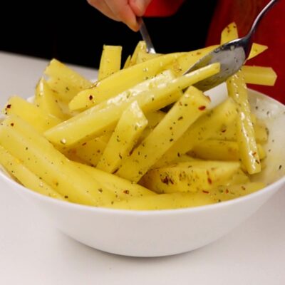 Step 3. Season potatoes