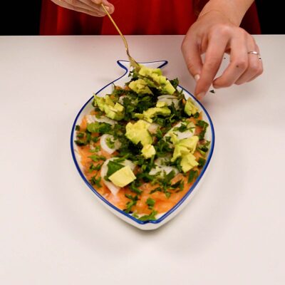 Step 3. Arrange Salmon and Veggies