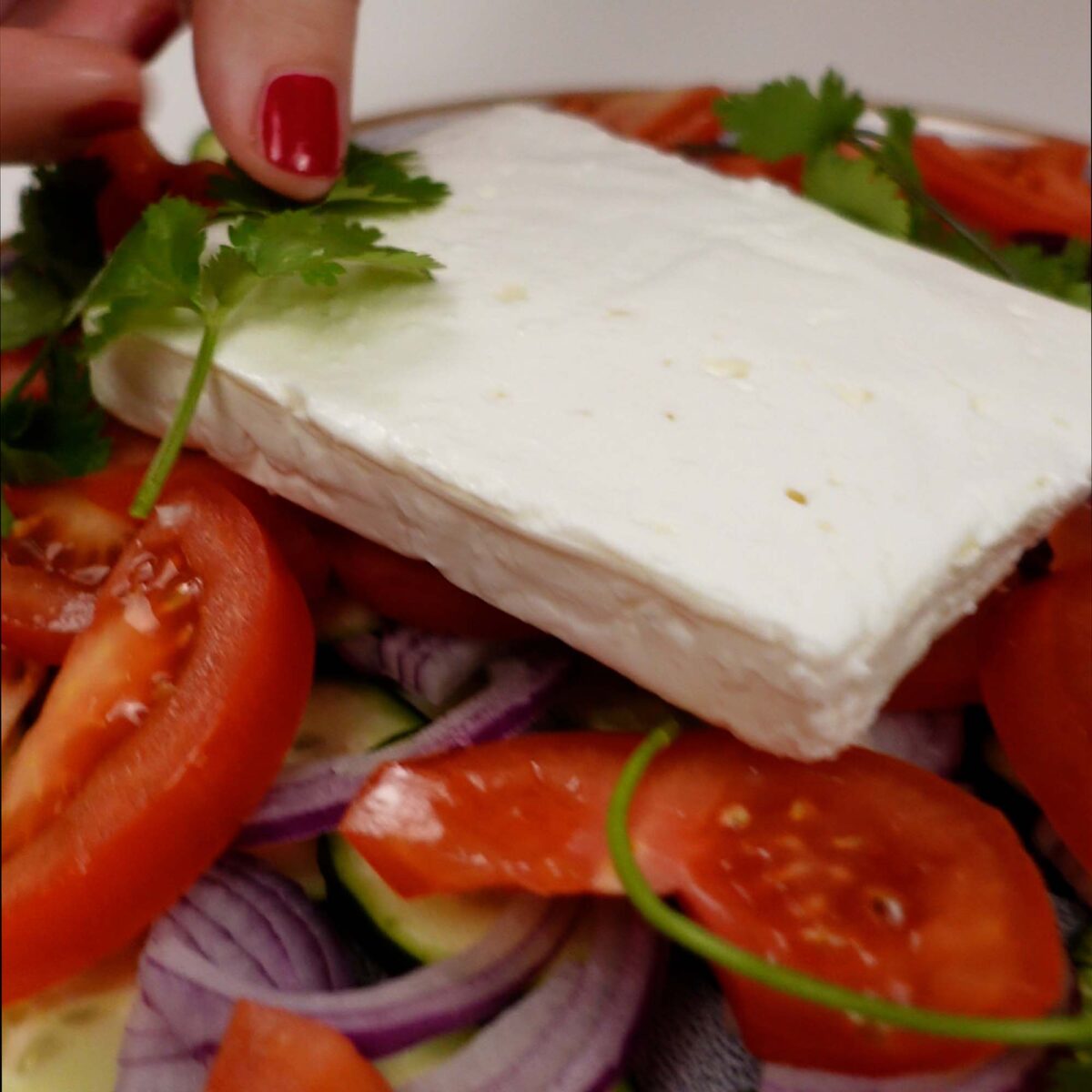 Step 4. Garnish salad