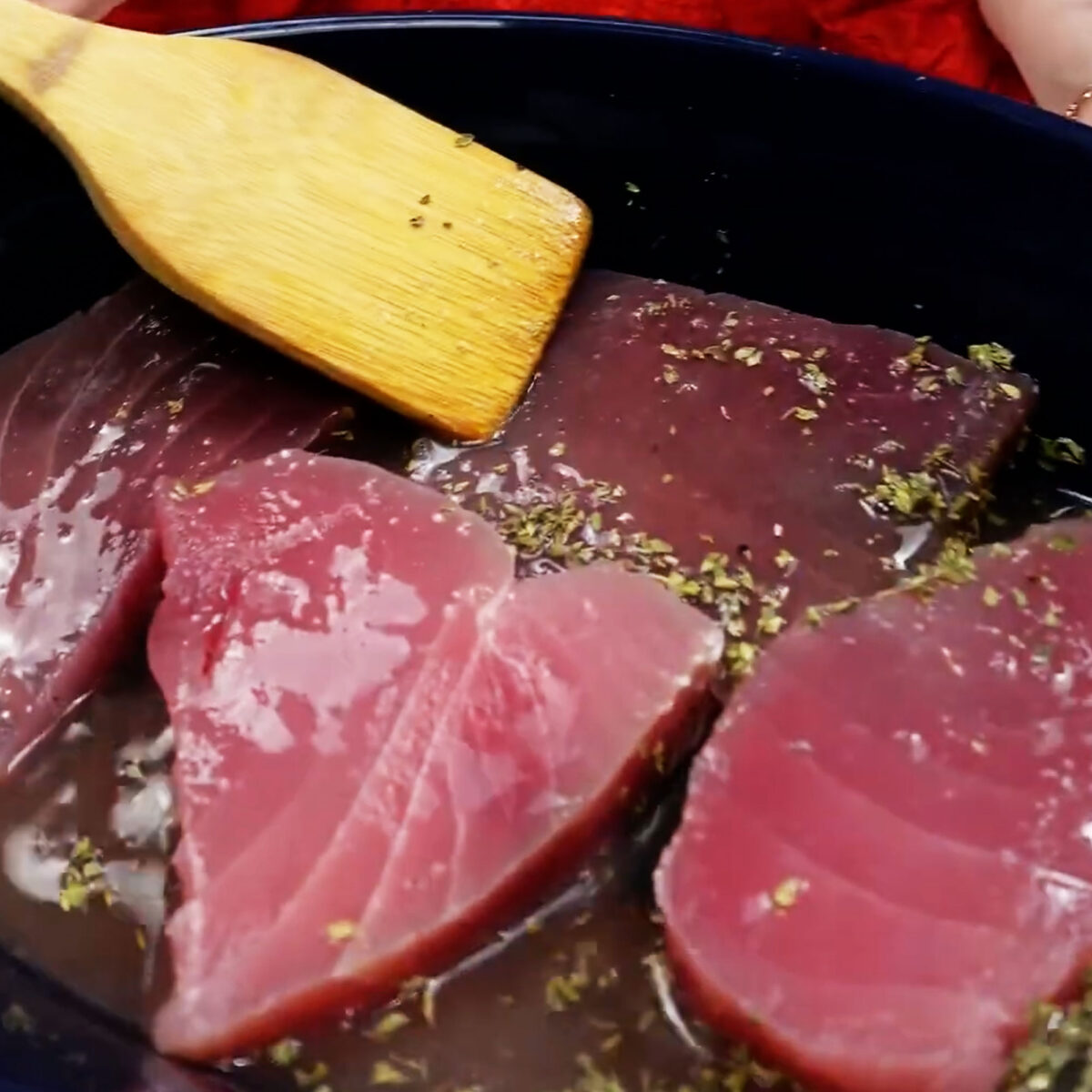 Step 2. Marinate the Tuna Steaks