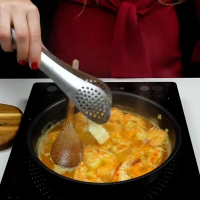 Step 4. Add cilantro and chili