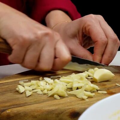 Step 1. Prepare shrimp and chop garlic