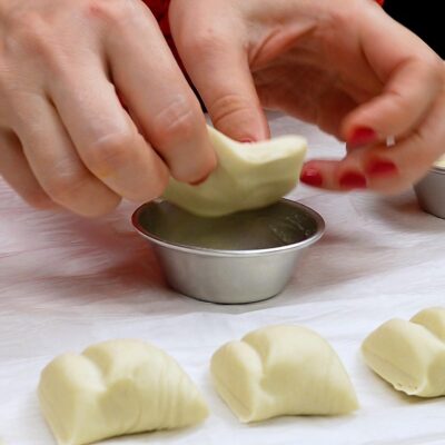 Step 6. Line molds
