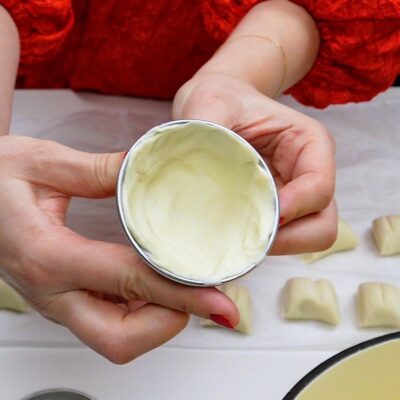 Step 6. Line molds