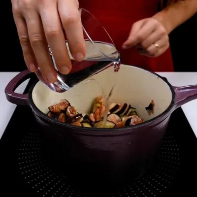 Step 2. Add sugar and lemon