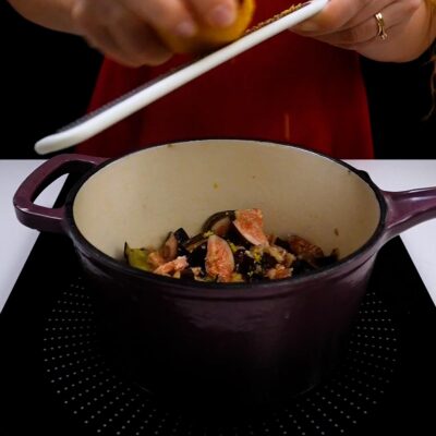 Step 2. Add sugar and lemon