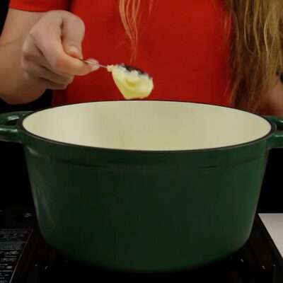Step 2. Cook apples