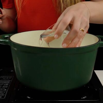 Step 2. Cook apples