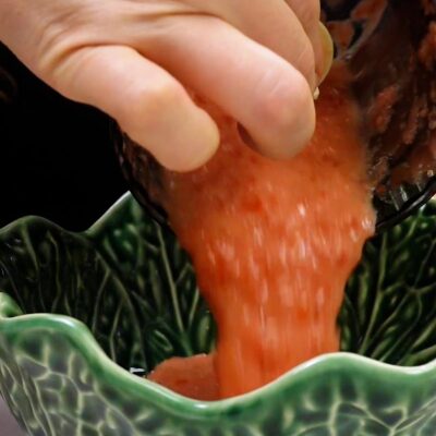 Step 3. Prepare tomato sauce