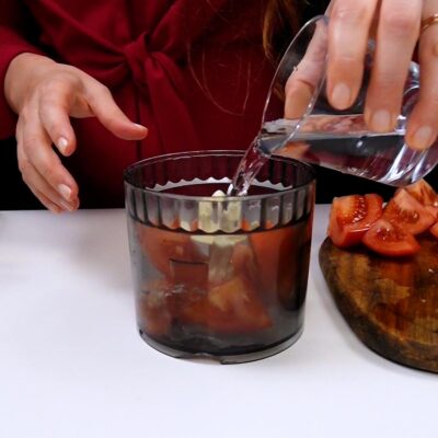 Step 3. Prepare tomato sauce