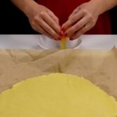 Step 4. Assemble the crostata