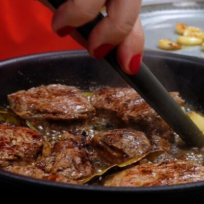 Step 3. Cook steak with aromatics