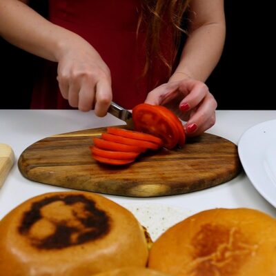Step 4. Prepare Tomato and Buns