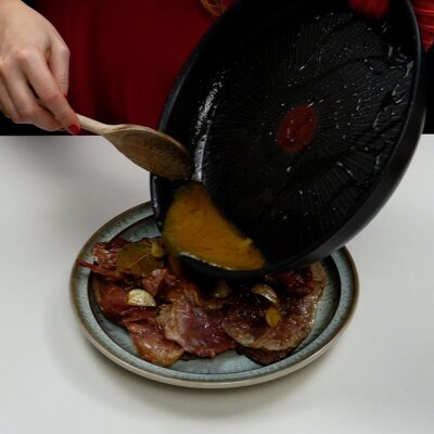 Step 4. Deglaze and make sauce