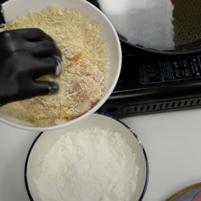 Step 3. Fry turkey cutlets