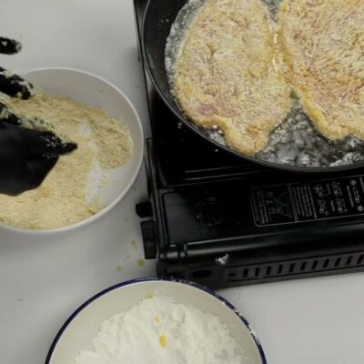 Step 3. Fry turkey cutlets