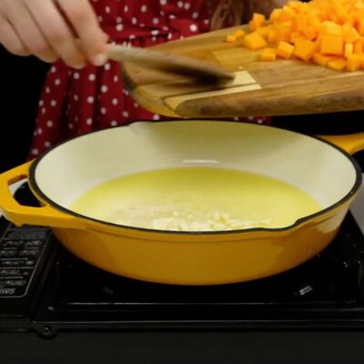 Step 2. Cook pumpkin and raisins