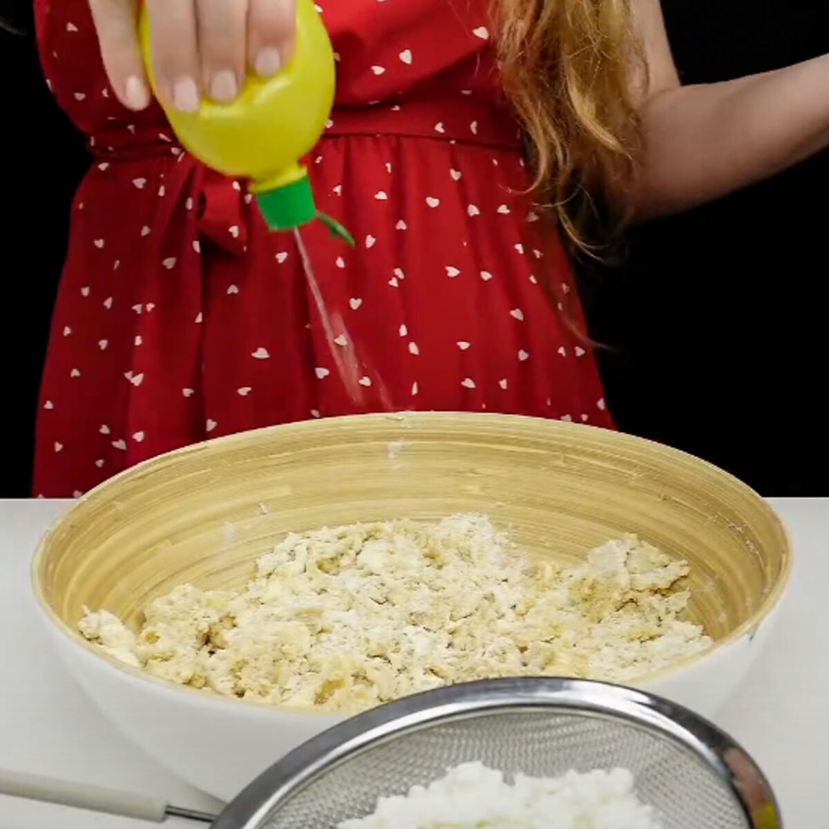 Step 2. Add egg and cottage cheese