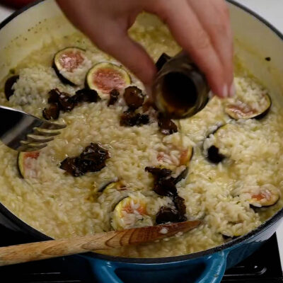 Step 4. Add figs and truffles