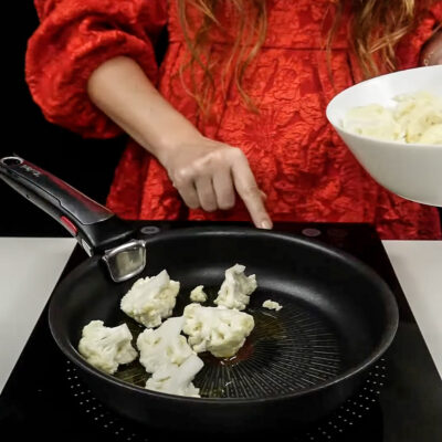 Step 2. Fry cauliflower