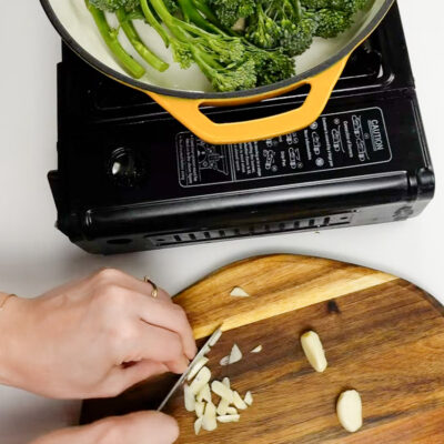 Step 2. Cook the garlic