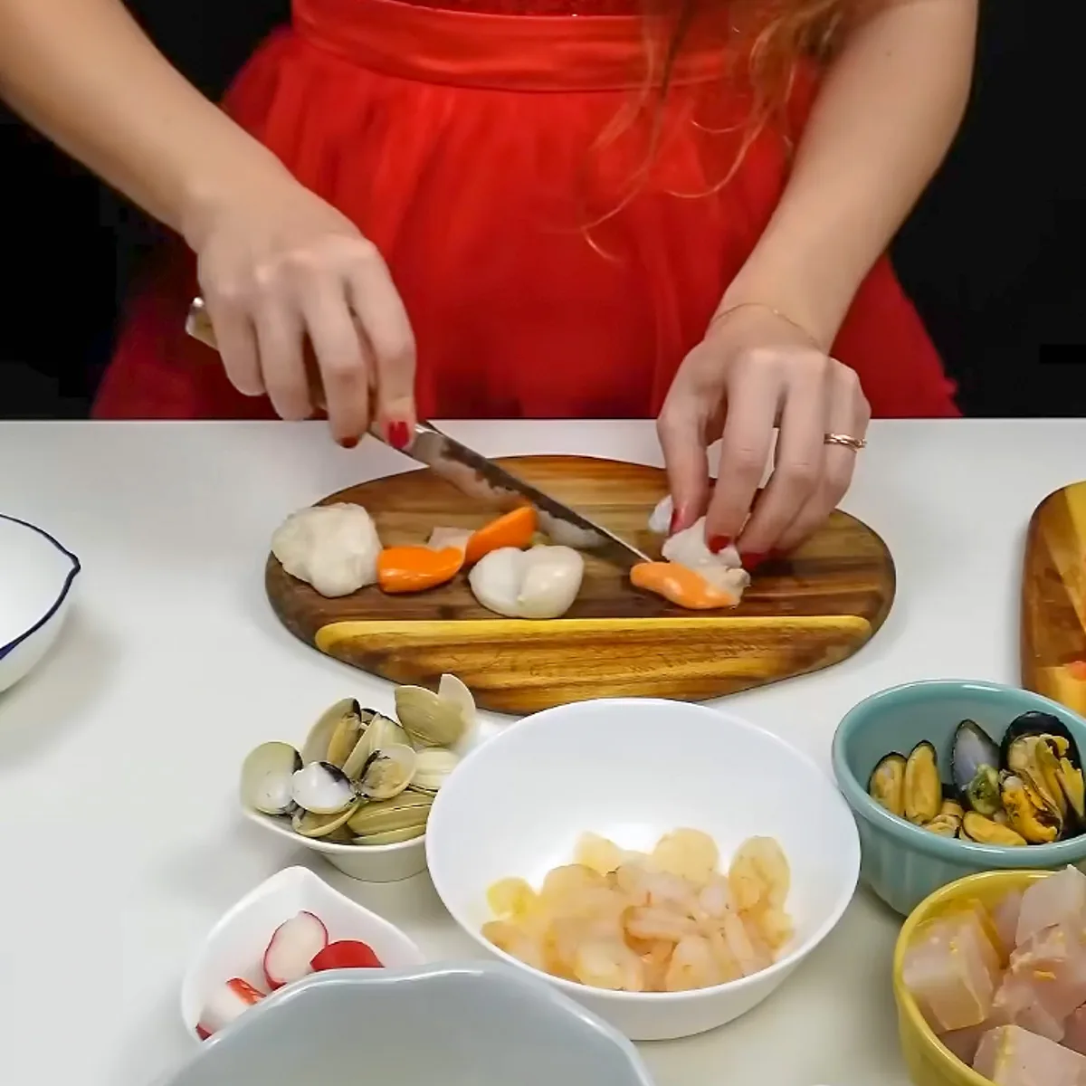 Step 2. Prepare seafood and make sauce