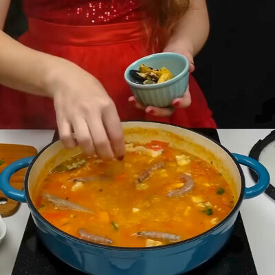 Step 3. Cook rice and seafood