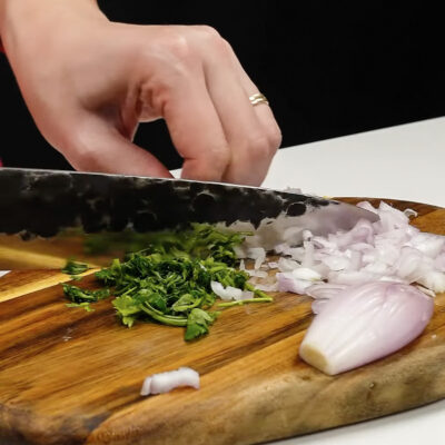 Step 1. Prepare shallot and parsley