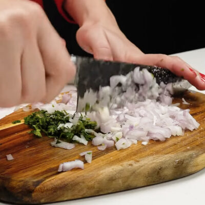 Step 1. Prepare shallot and parsley