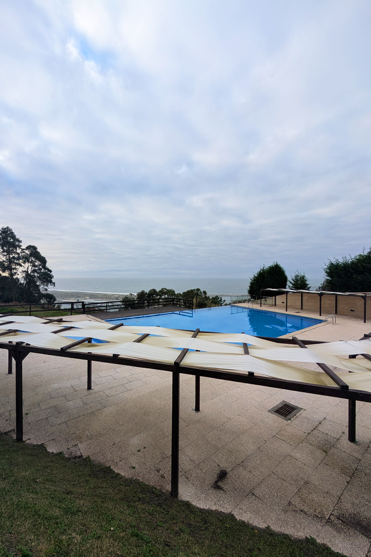 Hotel Miramar Sul Nazaré with a pool